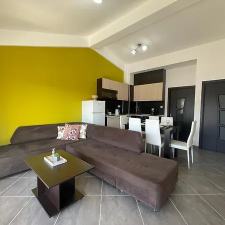 Daire Velvet Apartments, Delta Hospitality