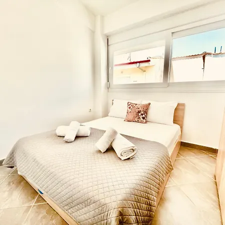 Daire Velvet Apartments, Delta Hospitality Ofrínion