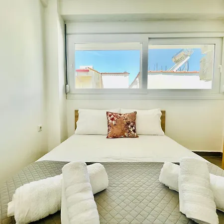 Daire Velvet Apartments, Delta Hospitality Ofrínion