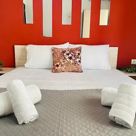 Velvet Apartments, Delta Hospitality Ofrínion