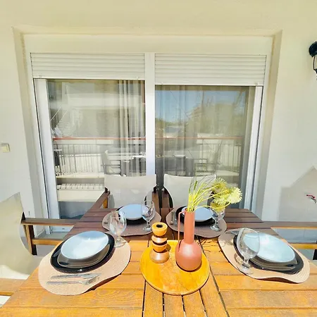 Daire Velvet Apartments, Delta Hospitality